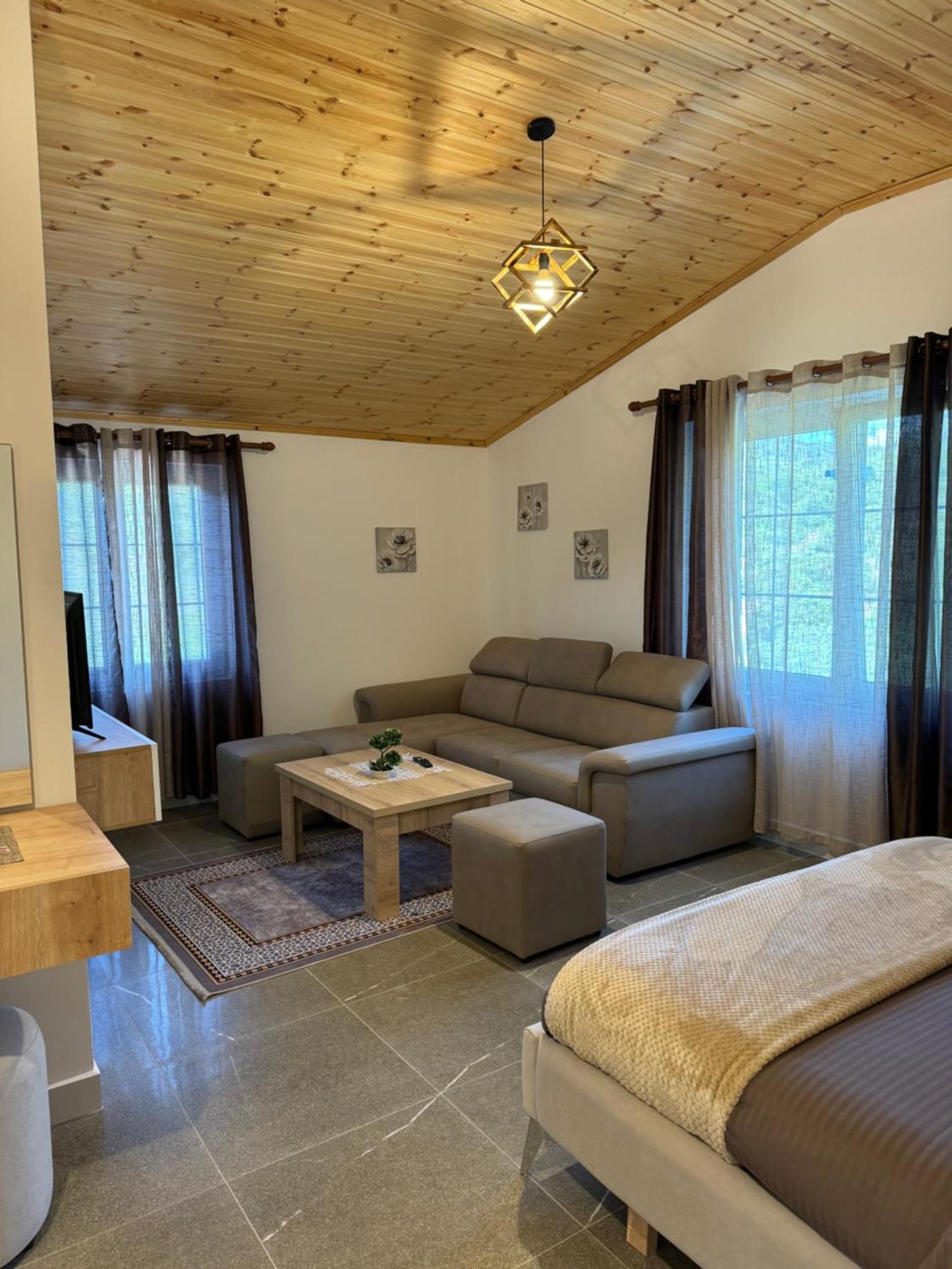 Qyteza Guest House & Camping Shkodër Eksteriør billede